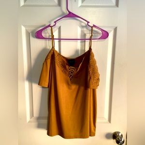 Daytrip Womans cold shoulder top SZ L
